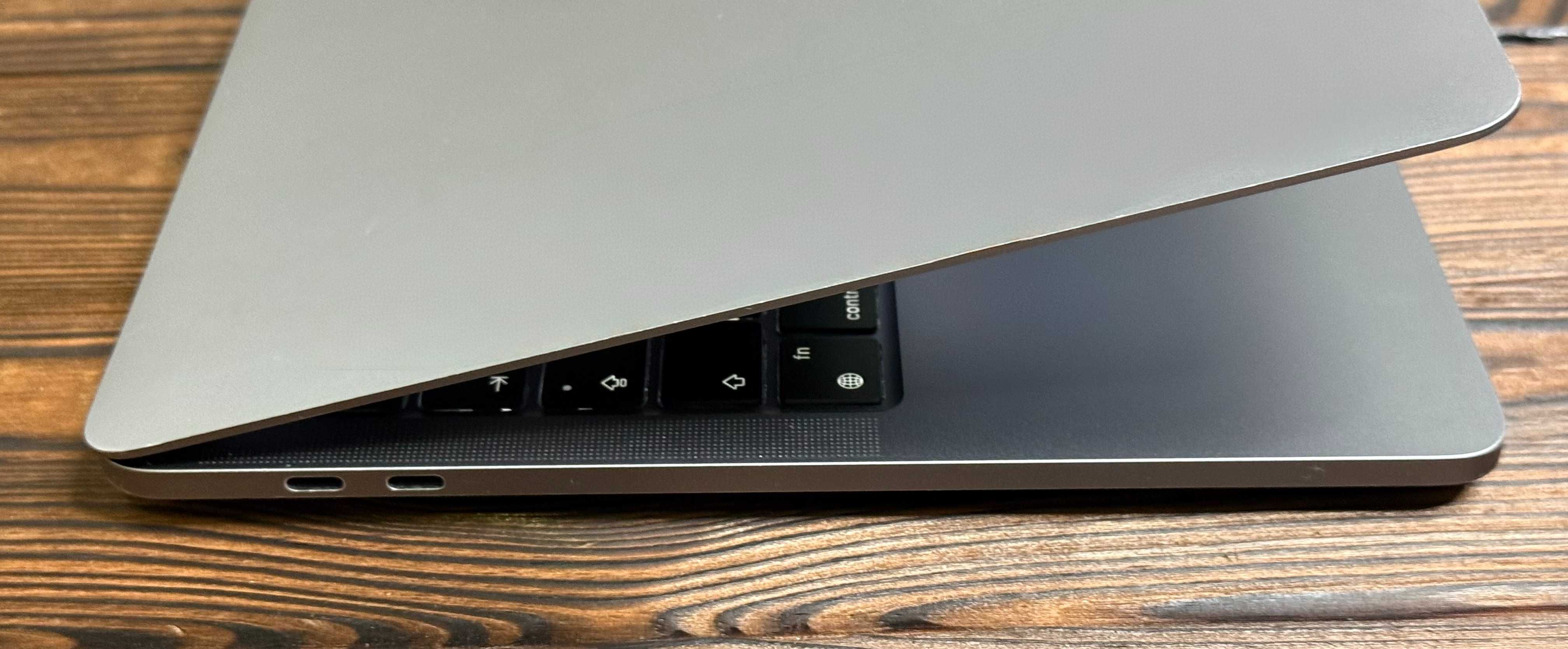 MacBook Pro 13" Space Gray Mid 2020 M1 (16/512) - 570 $$ EmojieStore