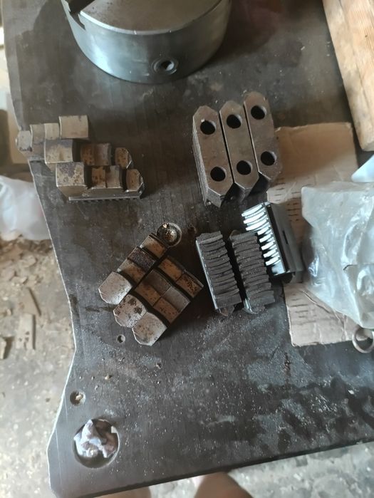 Токарний патрон 200 мм польський +4 комплекти кулачків