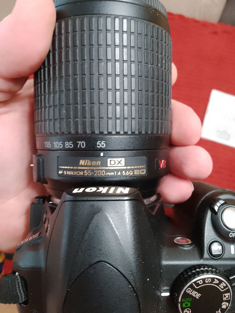 Продам Nikon D3100 с двумя объективами и вспышкой