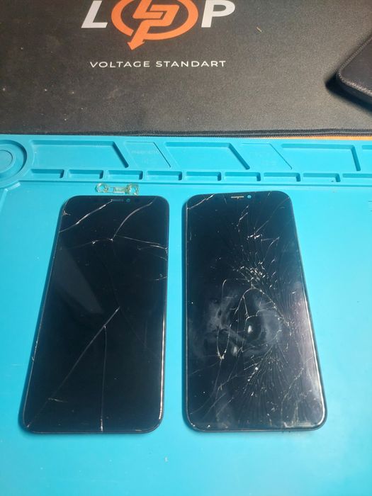 Дисплеї та батарея на iPhone