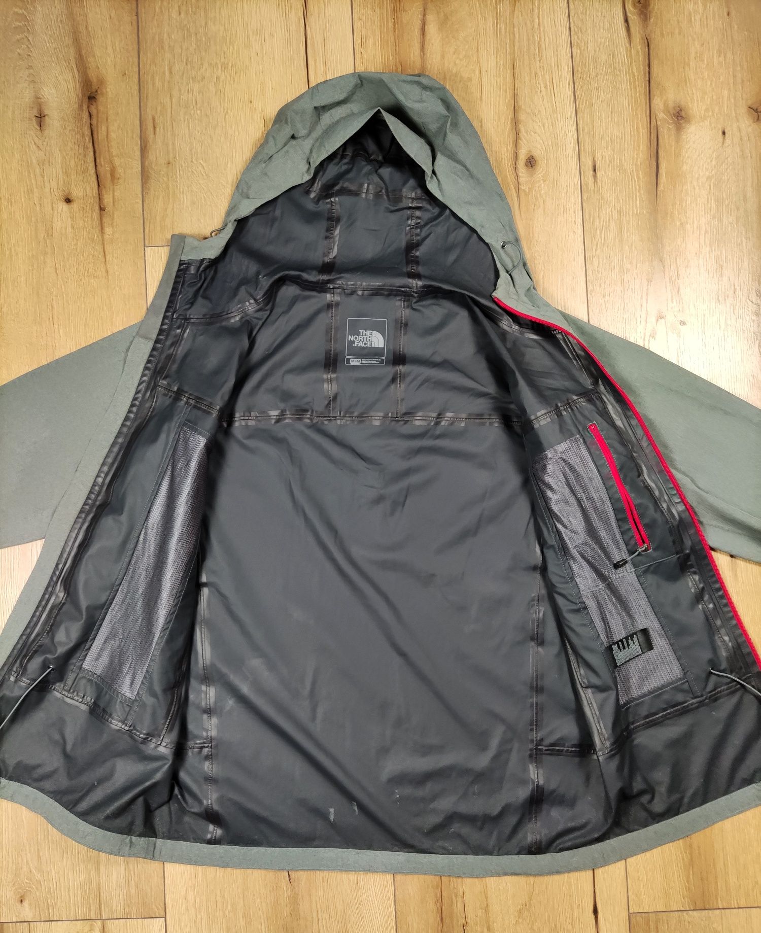 The North Face Hyvent 2.5L męska kurtka z kapturem w rozmiarze M