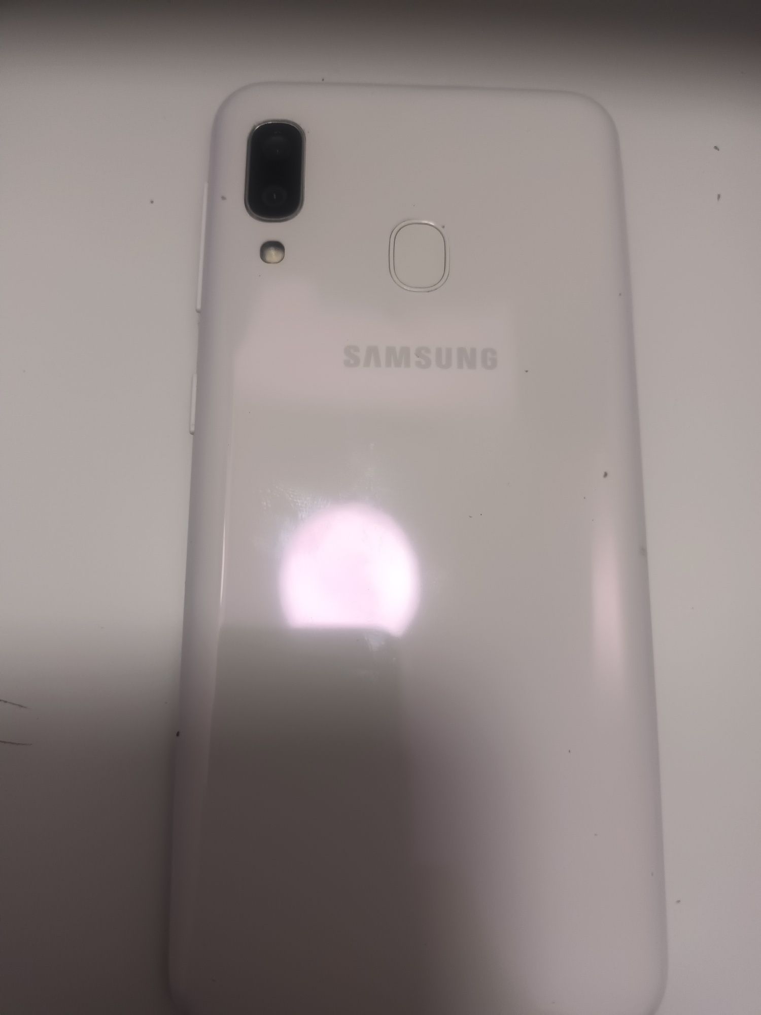 Samsung A20e stan bdb