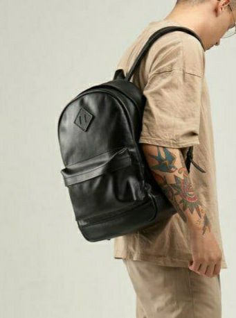 Рюкзак черный кожаный мужской сумка портфель для ноутбука