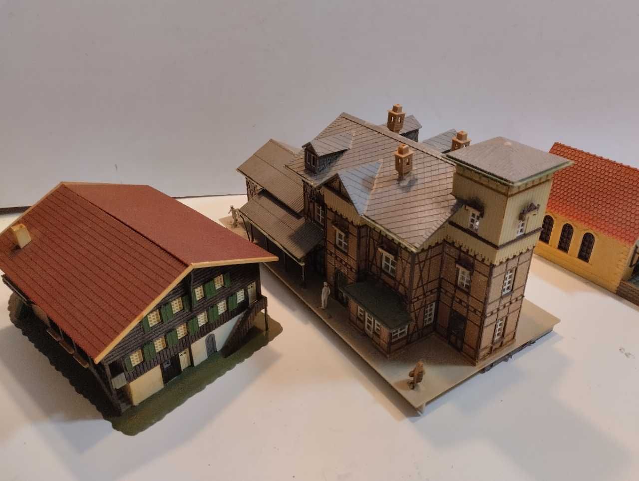 Zestaw domków na makietę diorama kościół dworzec  Skala H0 /2