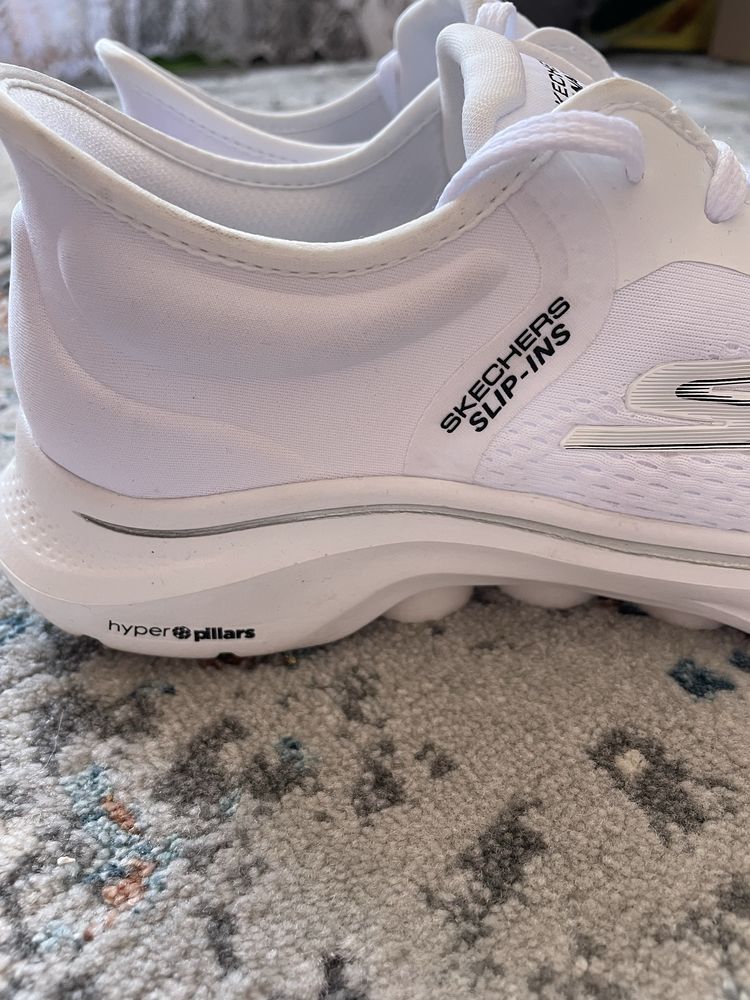 Кросівки skechers white