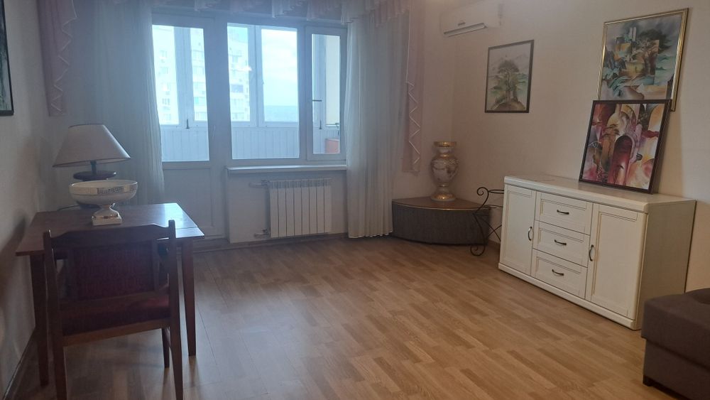 Сдається 2х кімнатна м. Харківська,пр-т. Бажана 36