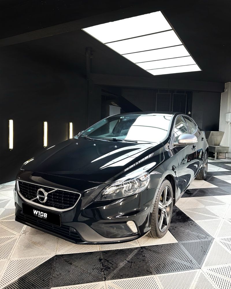 Volvo V40 2.0 D2 R-Design