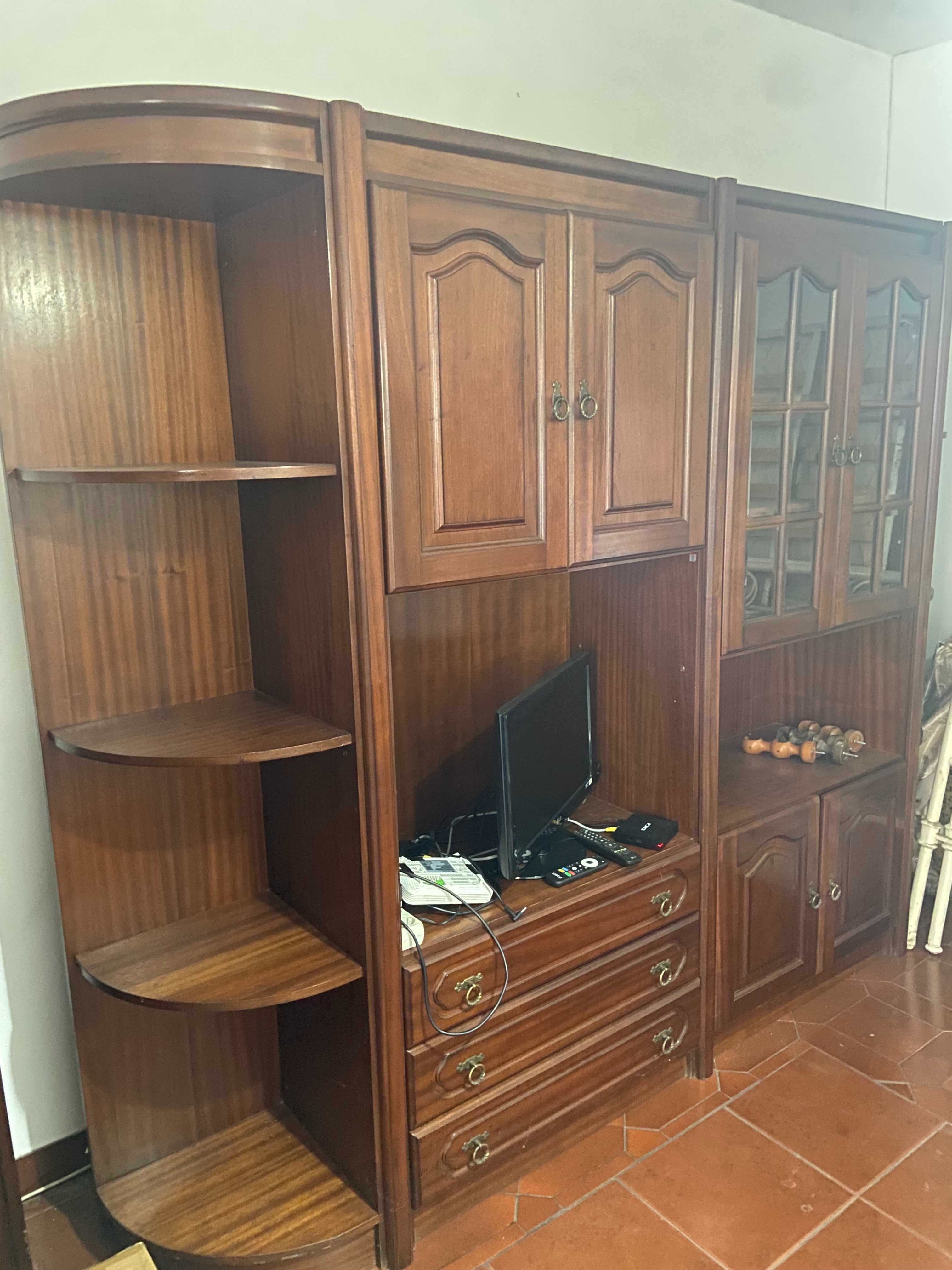 móvel sala/TV/louceiro cerejeira - bom preço