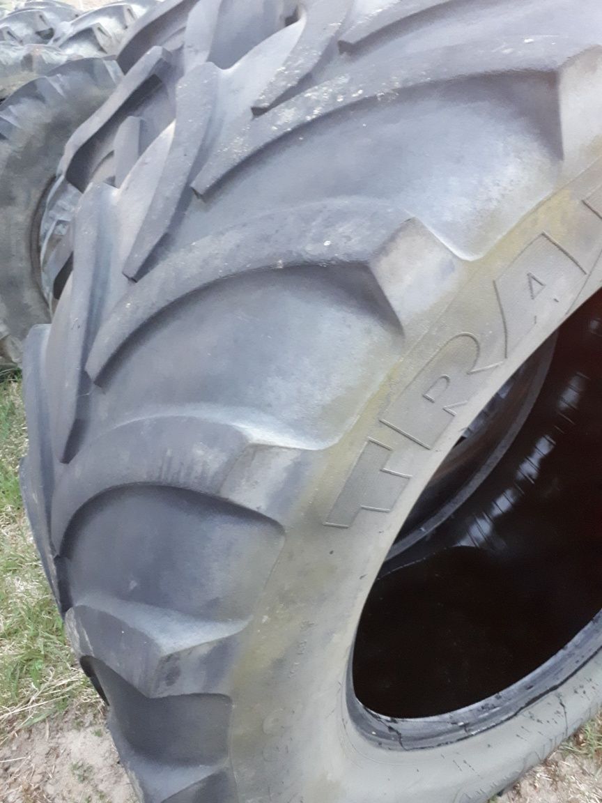 Opona 600/65 R - 38 VREDESTEIN TRAXION +