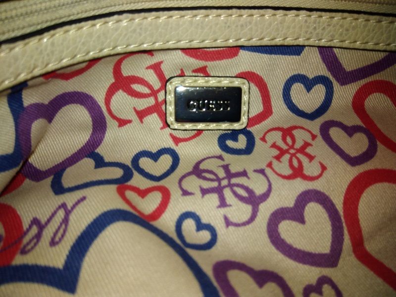 GUESS - Carteira Preta e Branca