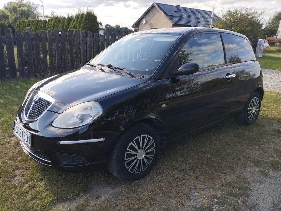 Lamcia Ypsilon***1.2 Benzyna***Stan Bardzo Dobry**2008r**Klimatyzacja