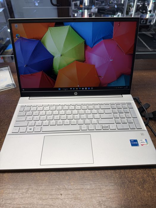 777/ laptop HP Pavilion 15 i5 8gb/512gb win 10 Iris Xe