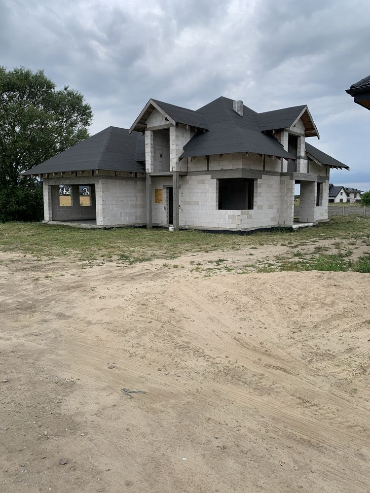 Dom wolnostojacy 181,47m2+Garaz na 2 AutaDzialka 900m2 Stan Surowy