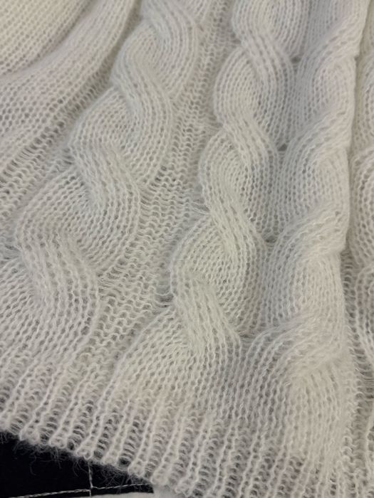 Белоснежный, нежный, воздушный женский свитер, новый