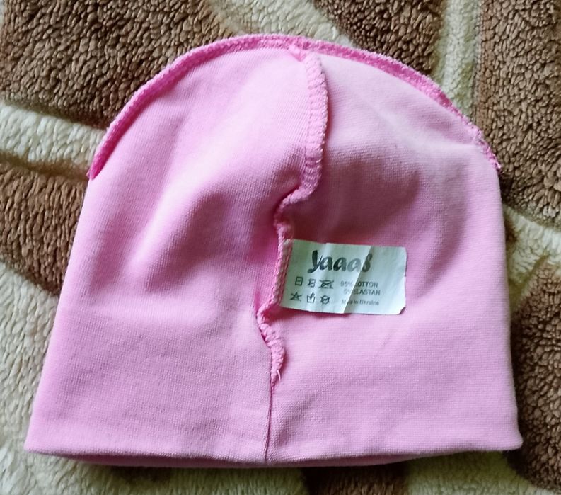 Шапочка рожева для дівчинки.