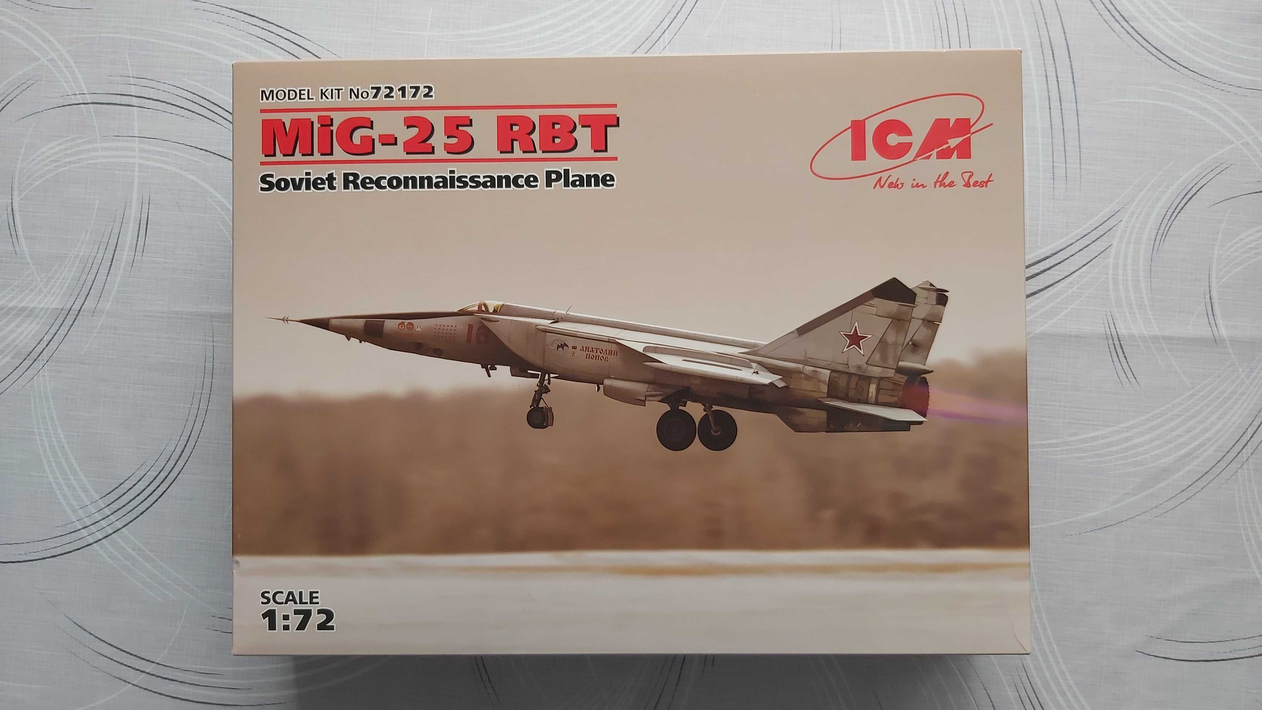 ICM 72172 MiG-25 RBT Soviet Reconnaissance Plane