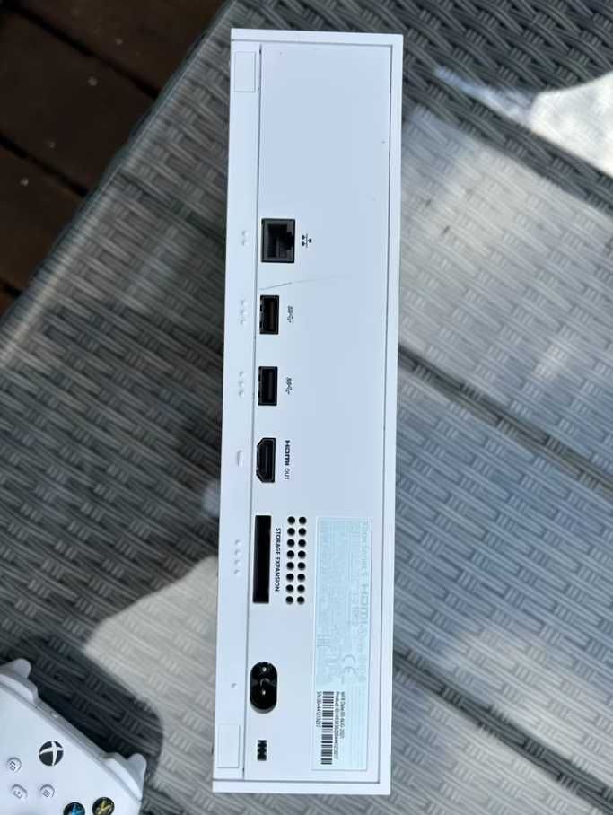 Xbox Series S Z padem pudełko wszystko jest