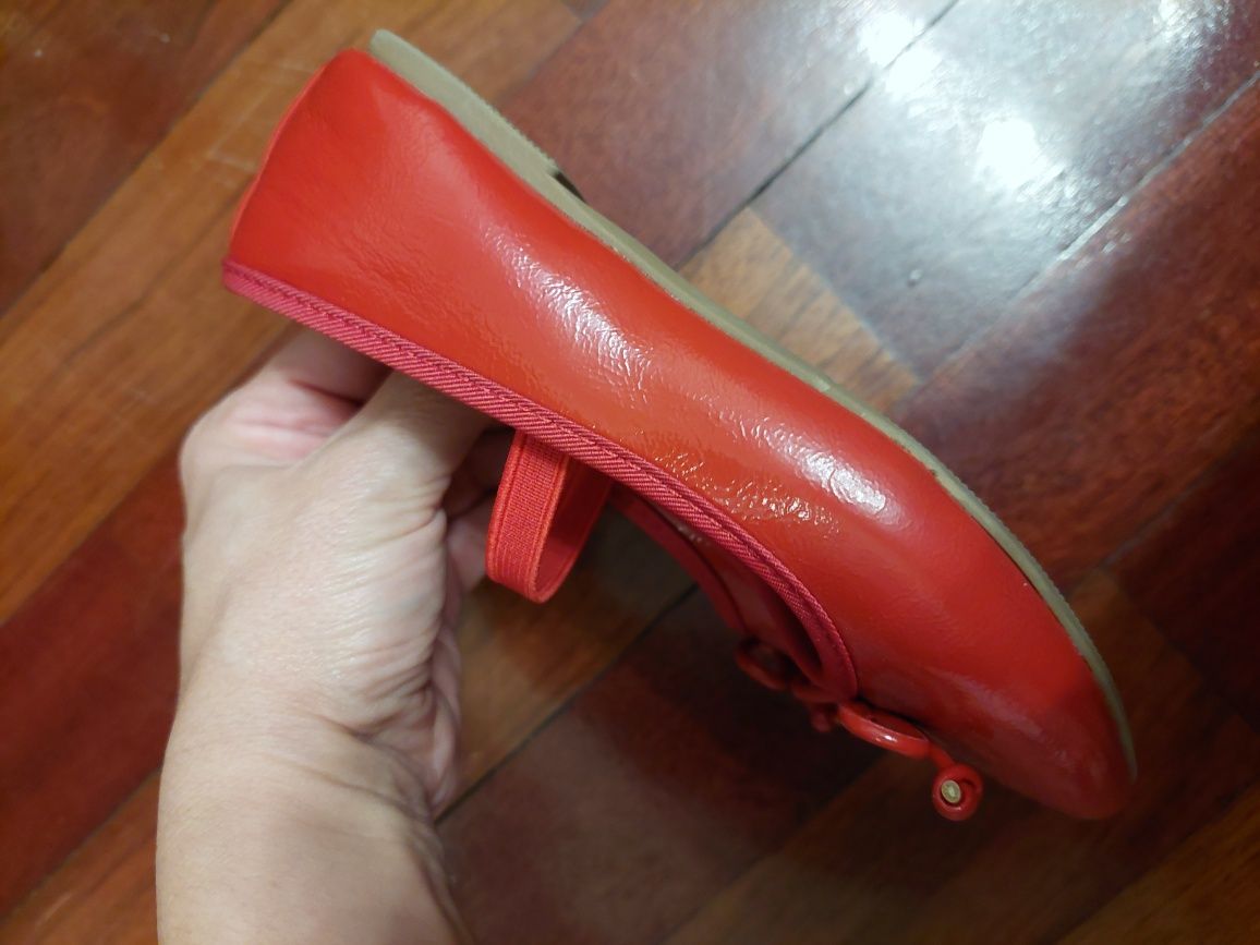 Sapatos Vermelhos Menina
