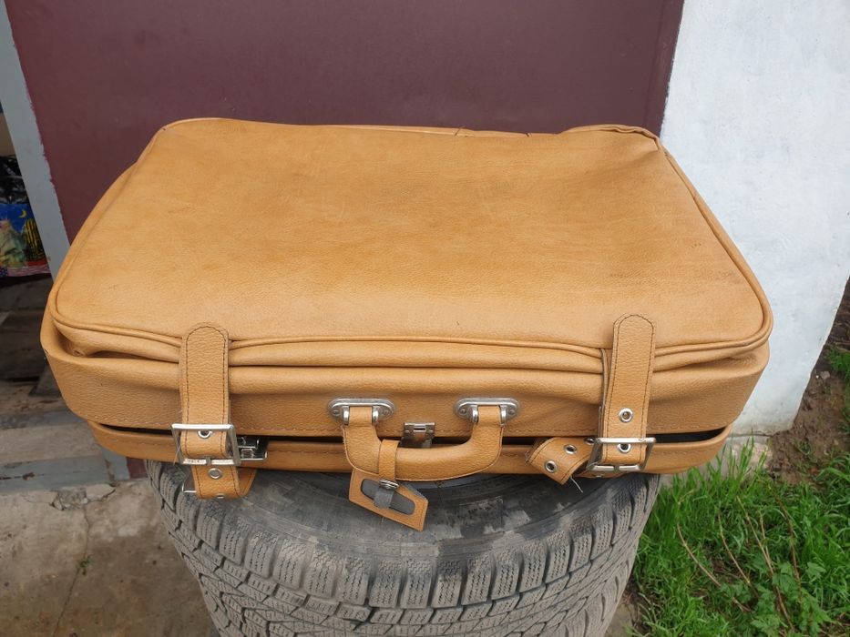 Продам набор винтажных чемоданов,валіз,дорожних 3 в 1