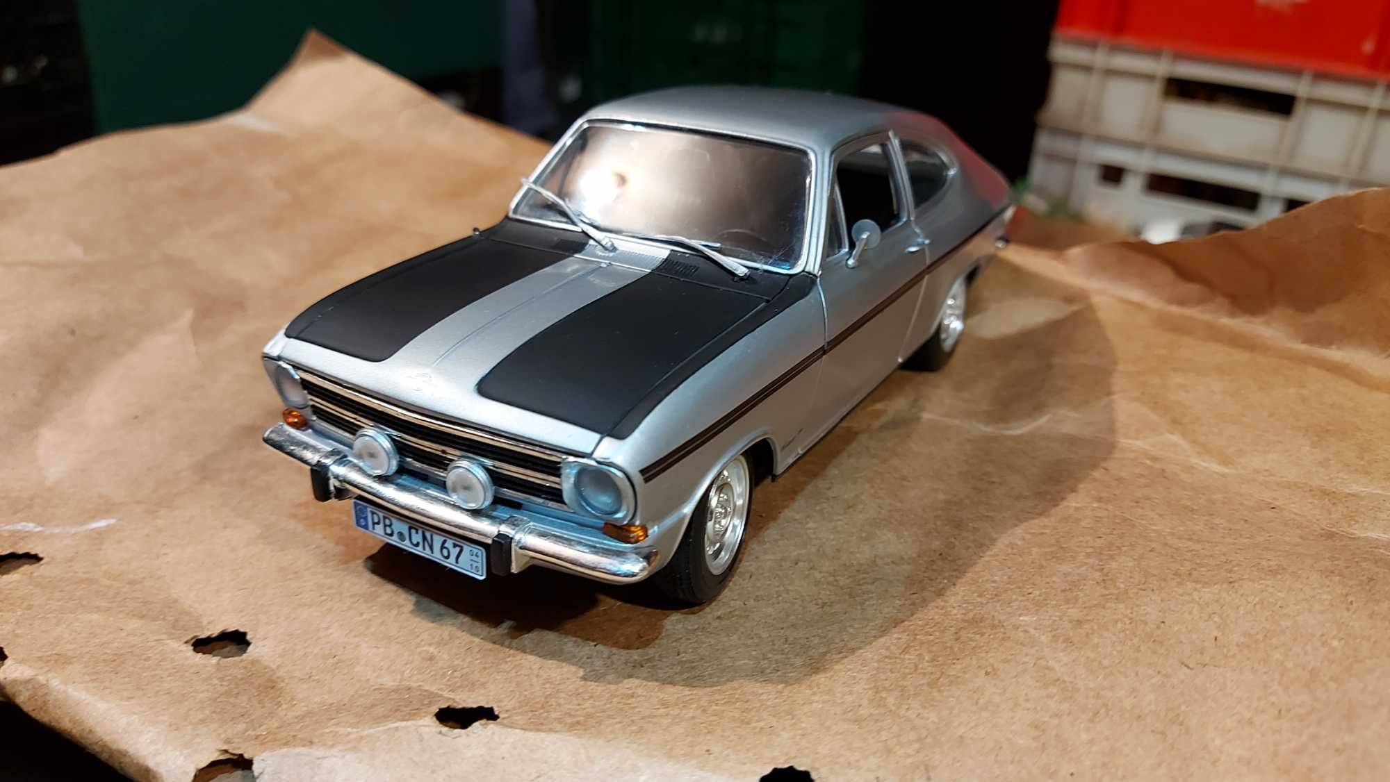 Opel Rekord model auta 1:18