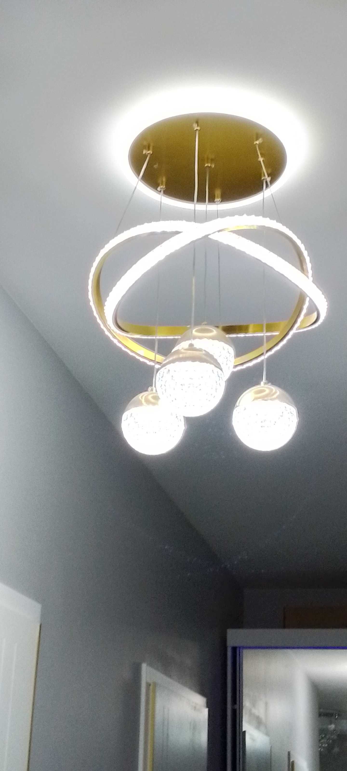 Żyrandol lampa sufitowa złota z ledem kryształami