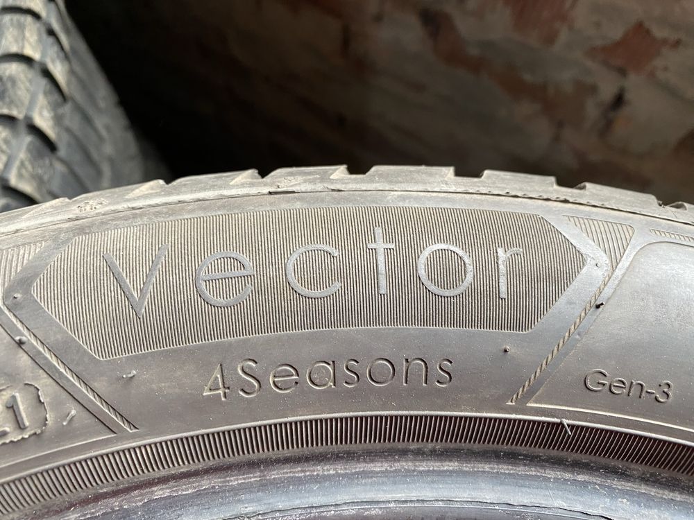 Резина шини (пара) 205/50R17 Goodyear