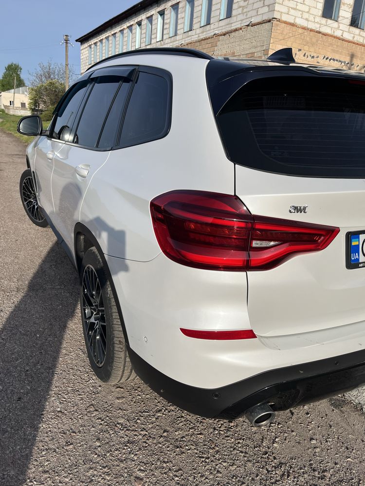 Автомобіль BMW x3 офіційний