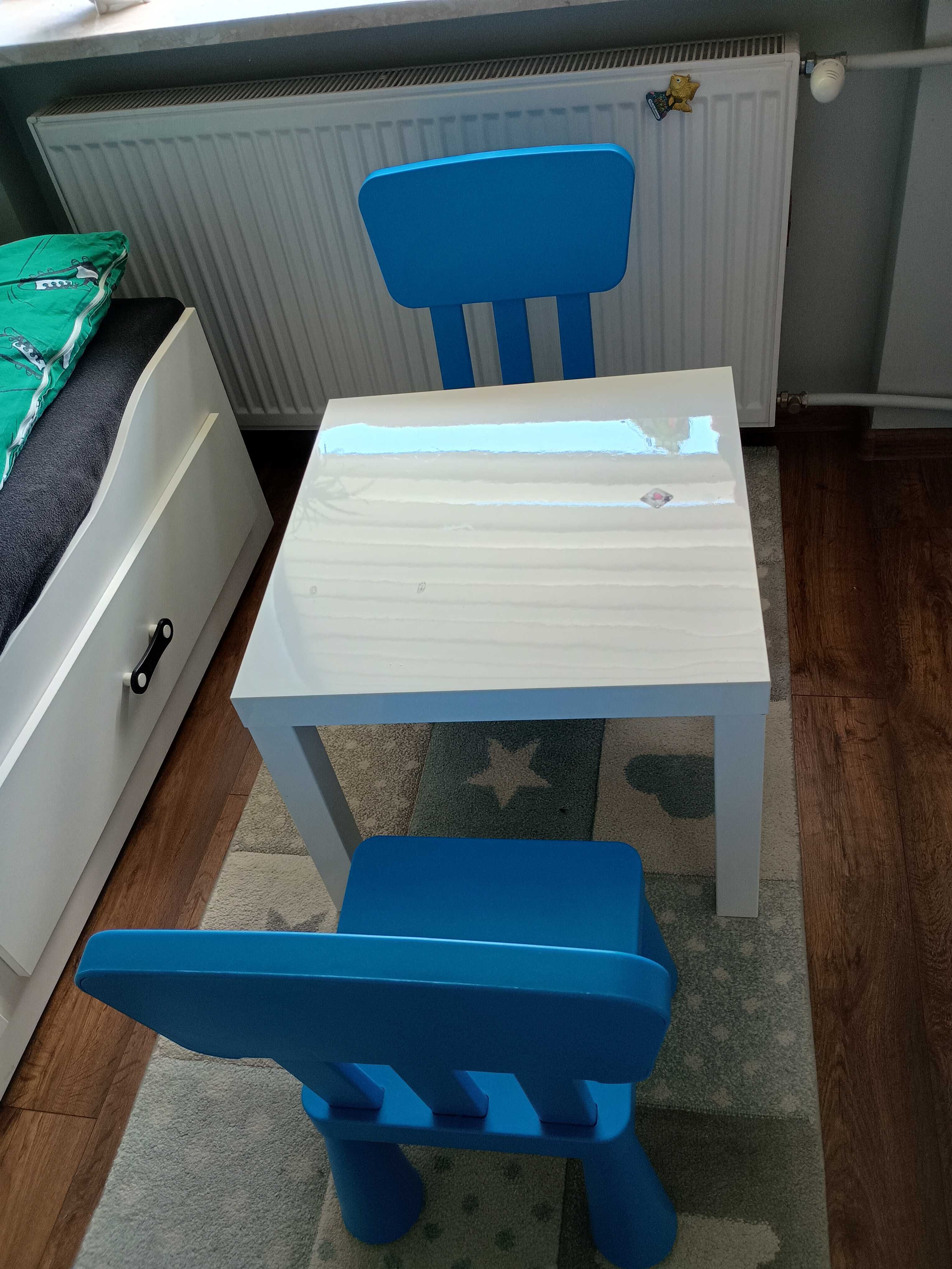Stolik dziecięcy z krzesłami ikea