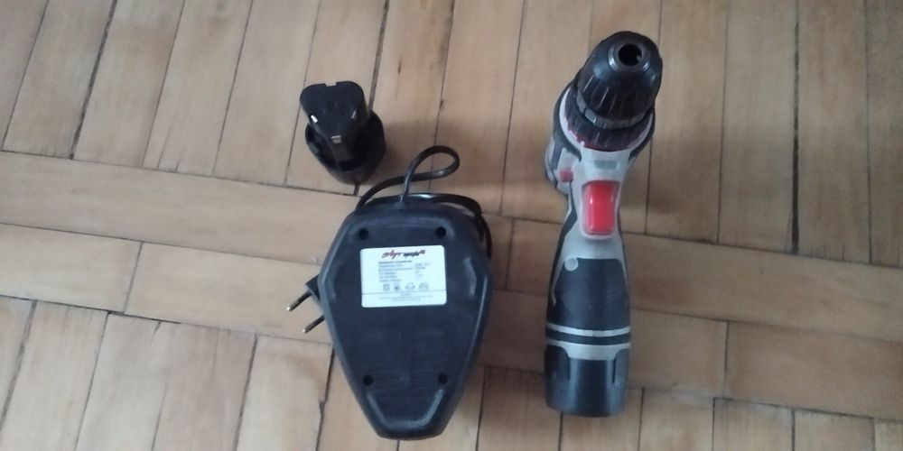 Продам шуруповёрт Луч Профи litium 12v