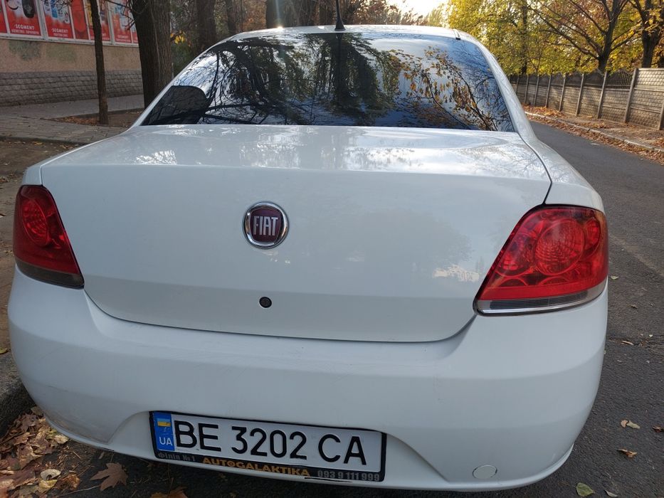 Автомобиль Fiat Linea 1,6 2011 Фиат Линеа