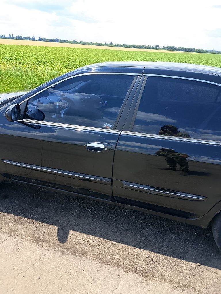 Продам власний  автомобіль можливий обмін на бус