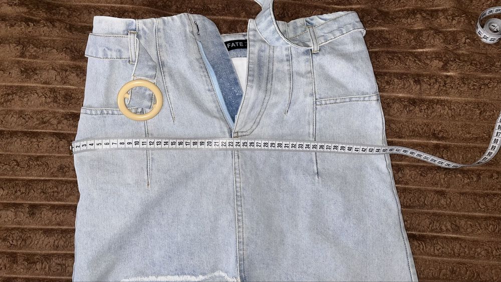 Асемитрична жіноча джинсова спідниця