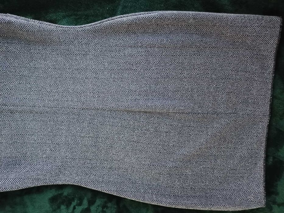Dopasowana sukienka Mango