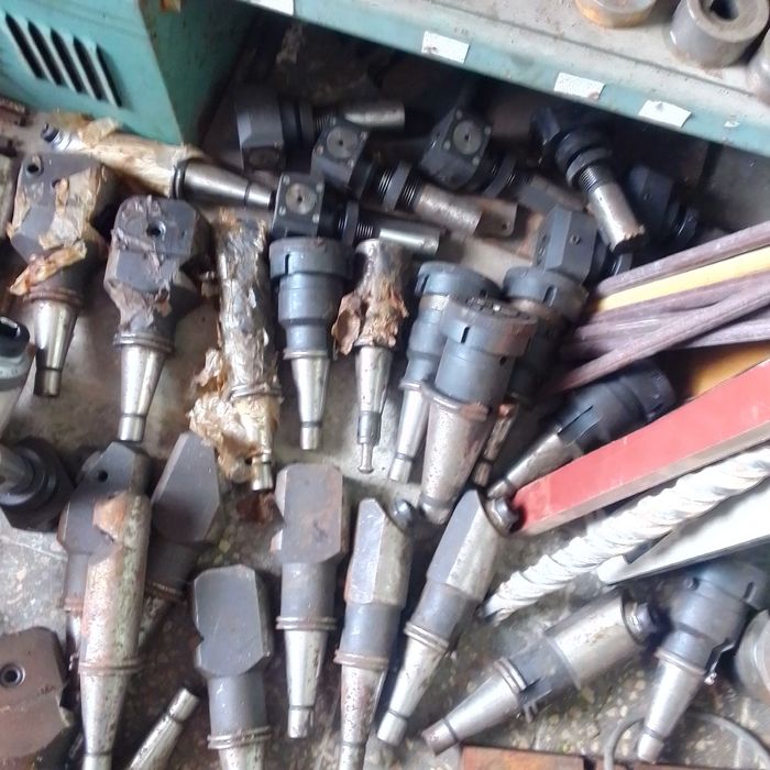 Токарний, фрезерний інструмент