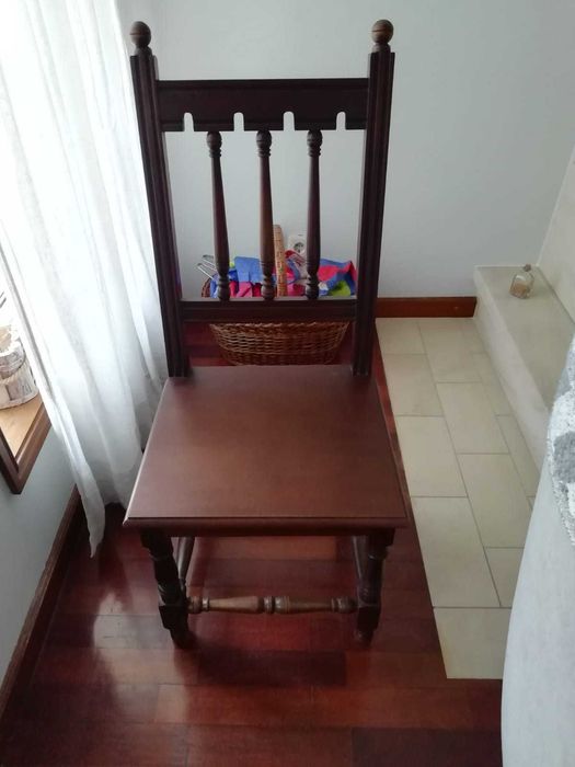 Mesa madeira maciça + cadeiras