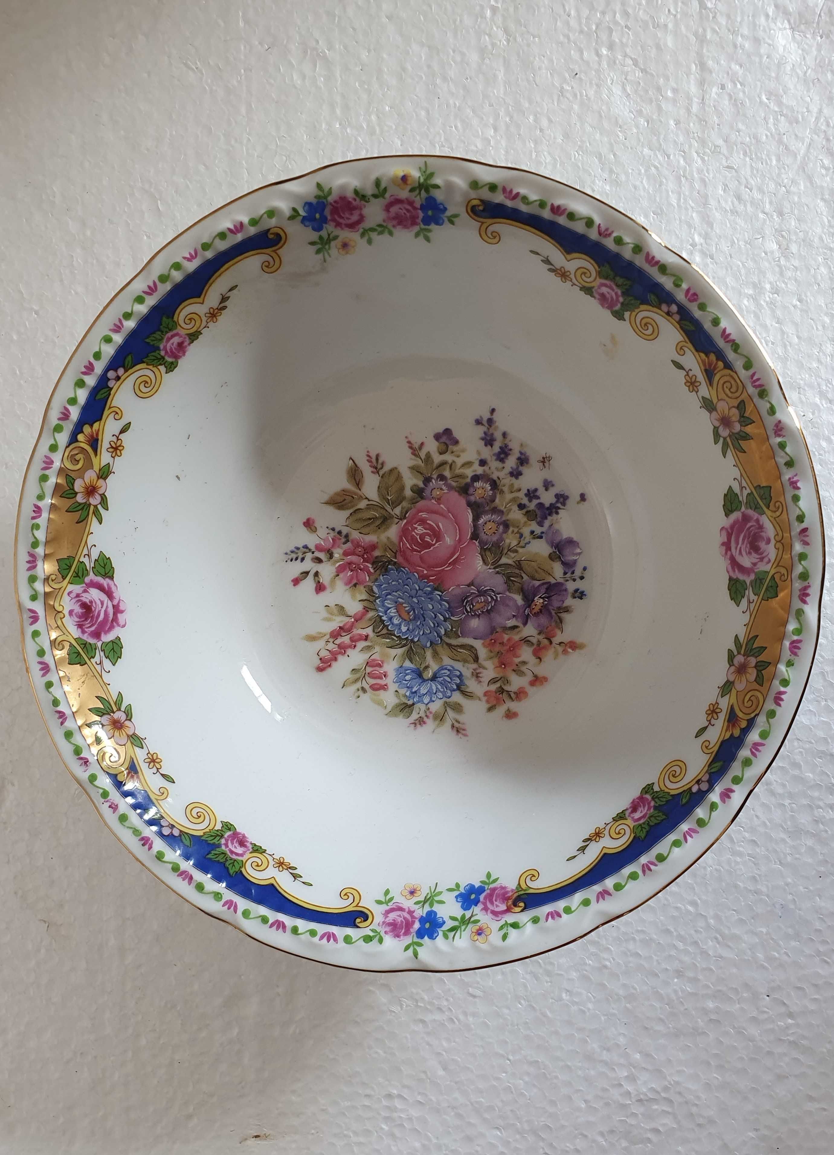 Lindíssima Taça Limoges nova, em porcelana - 18 cm