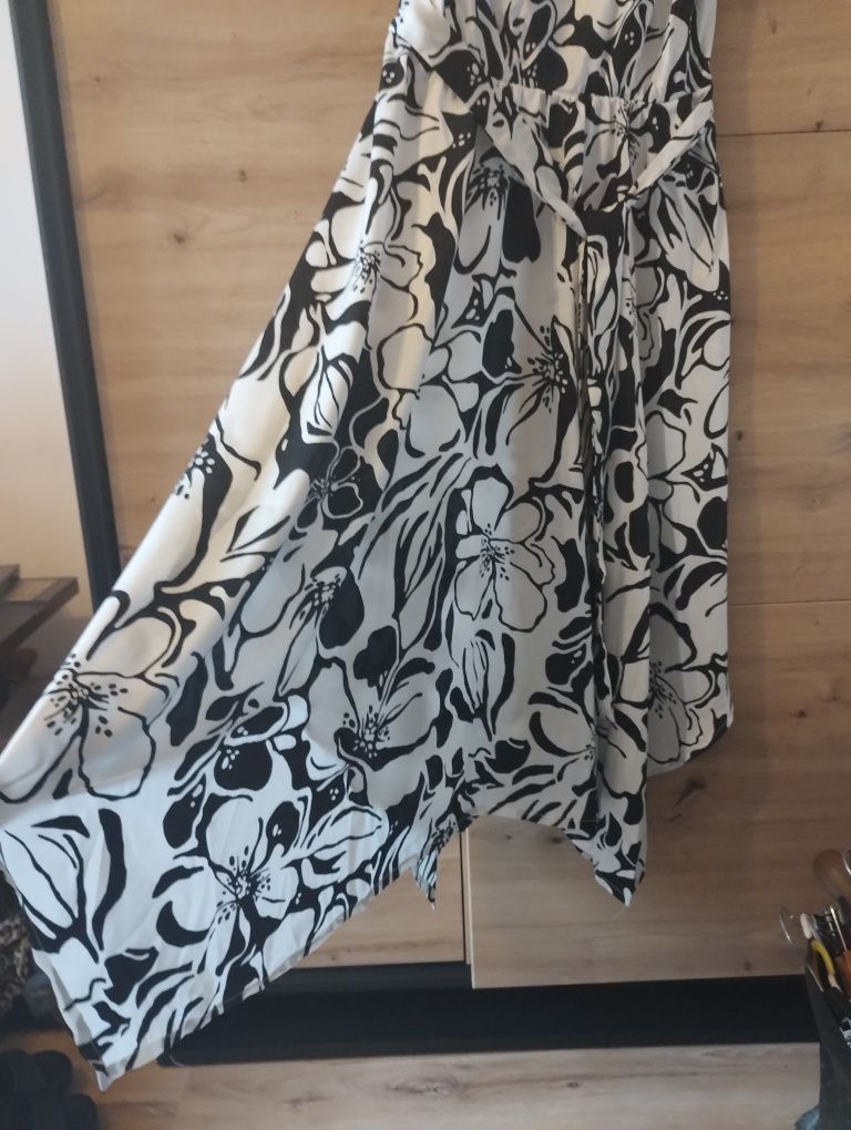 Długa asymetryczna sukienka Mohito r.42