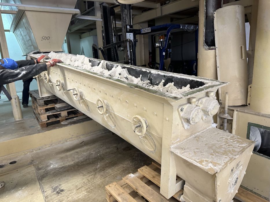 zbiornik metalowy mieszałka mieszalnik wybierak do materiałów sypkich