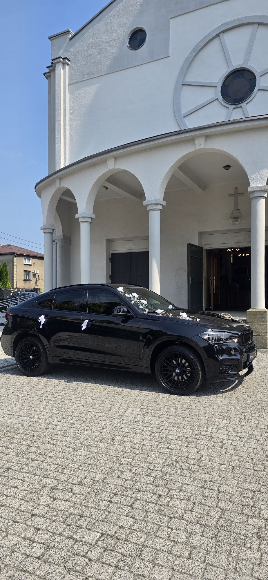 BMW X5 X6 do Ślubu - BUS 8 osobowy - Makijaż weselny