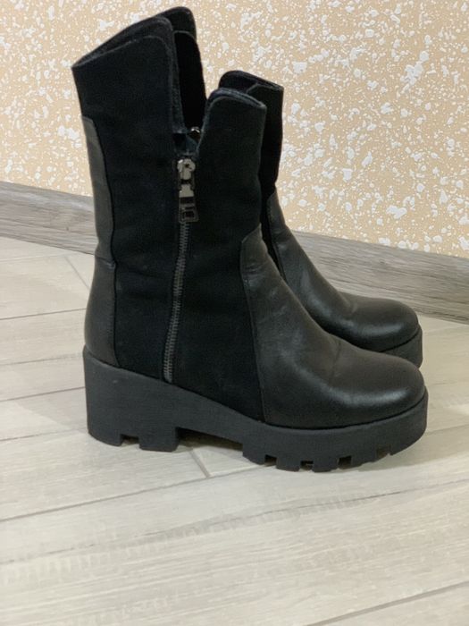 Зимові жіночі чоботи