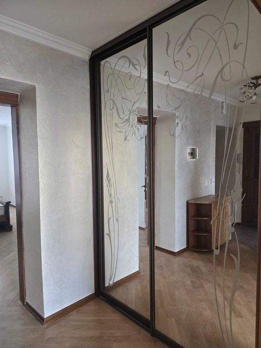 Продаж 2 кім квартири, 70 кв.м., з ремонтом і меблями/Постанова