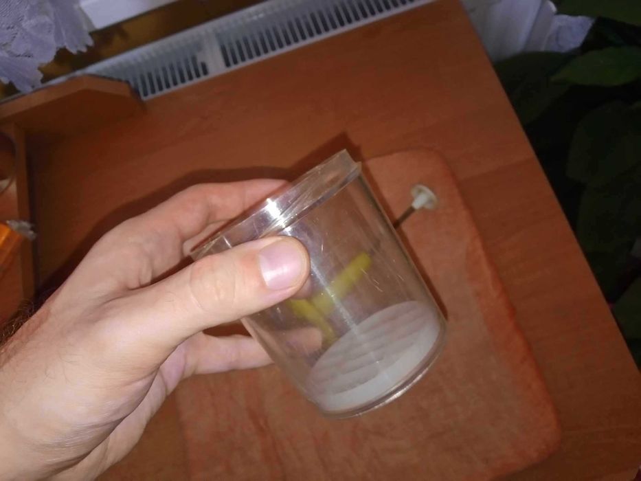 Szatkownica do cebuli czosnku krajacz siekacz ręczny PRL żółty