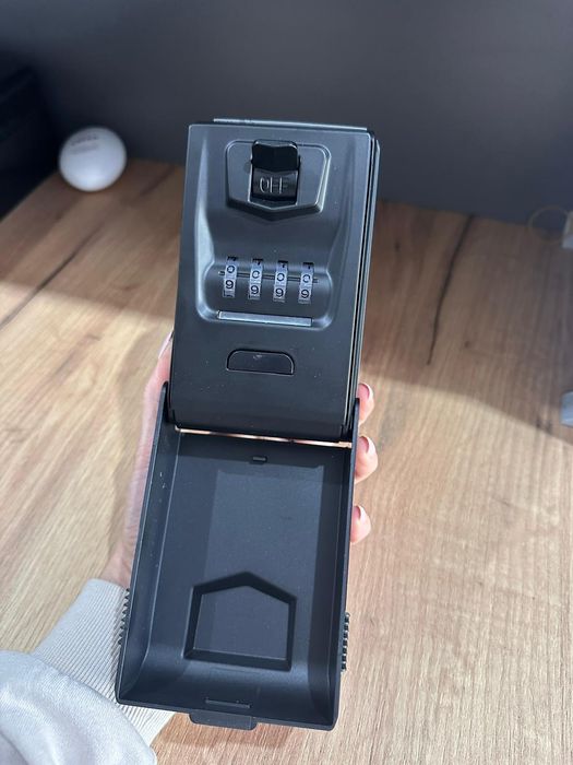 Skrzynka sejf na klucze z szyfrem