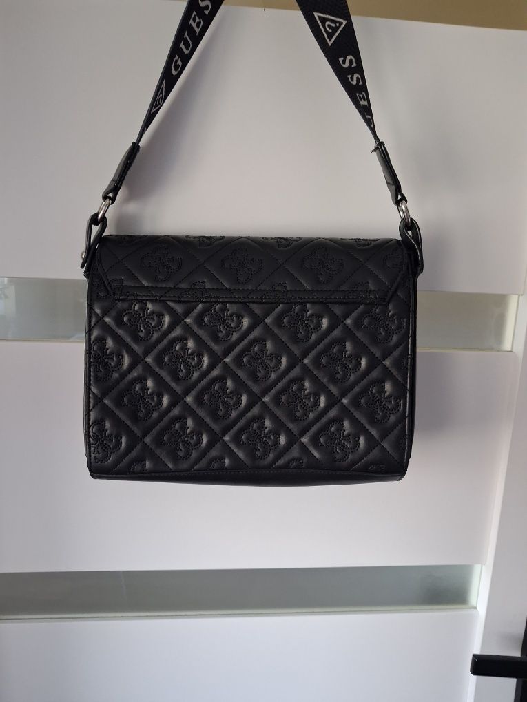Czarna listonoszka guess