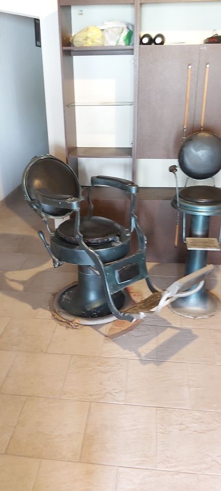Conjunto de 3 cadeiras barbeiro mais de 50 anos
