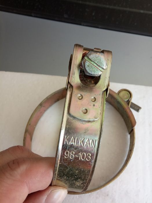 Хомут металлический.