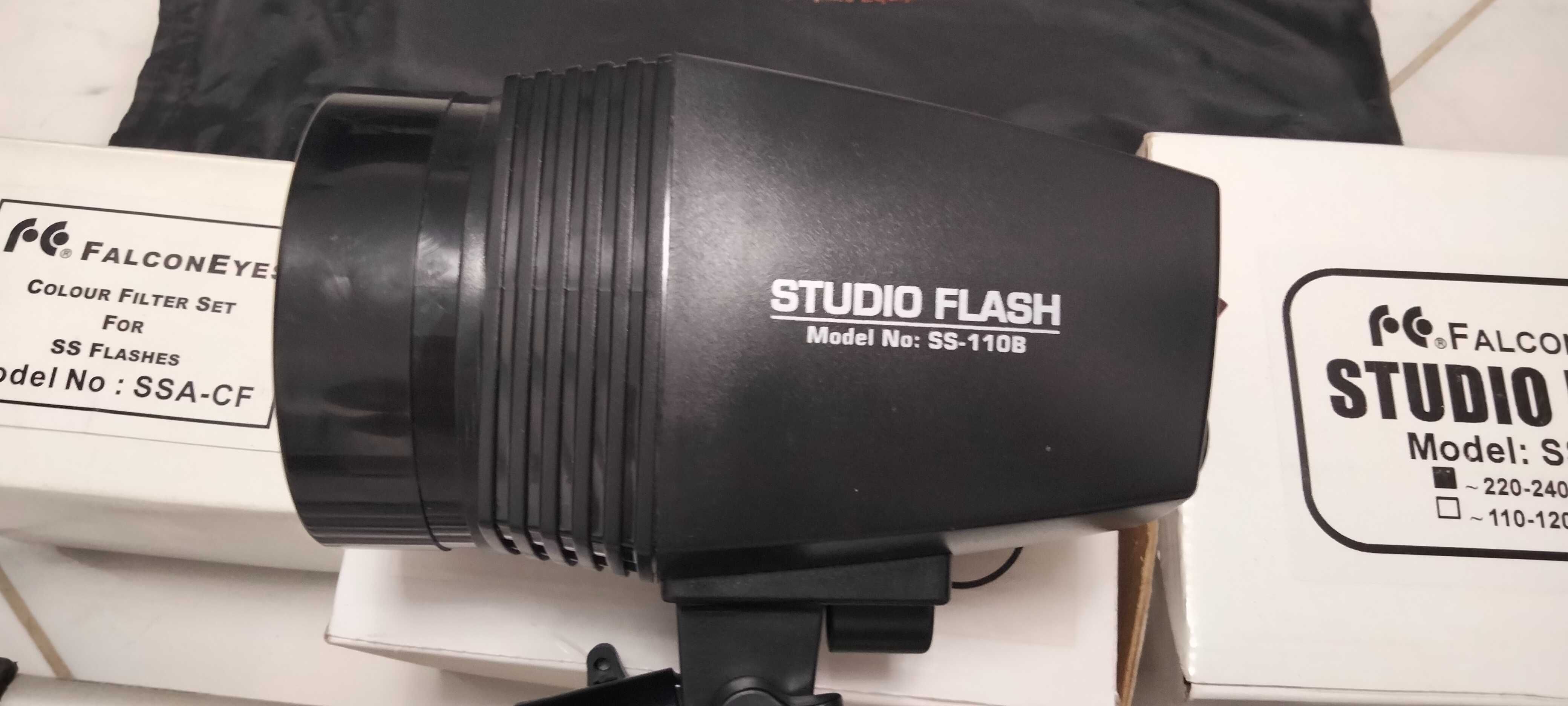 Комплект студійного світла Falcon Eyes Digi Studio Set SDK-2110P