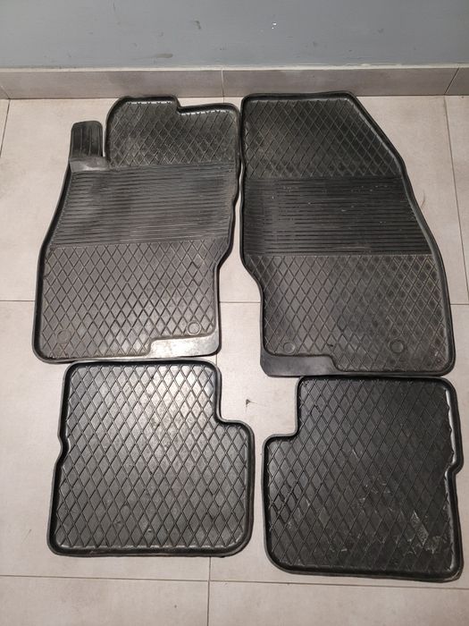 Dywaniki gumowe Fiat Grande Punto 2007r