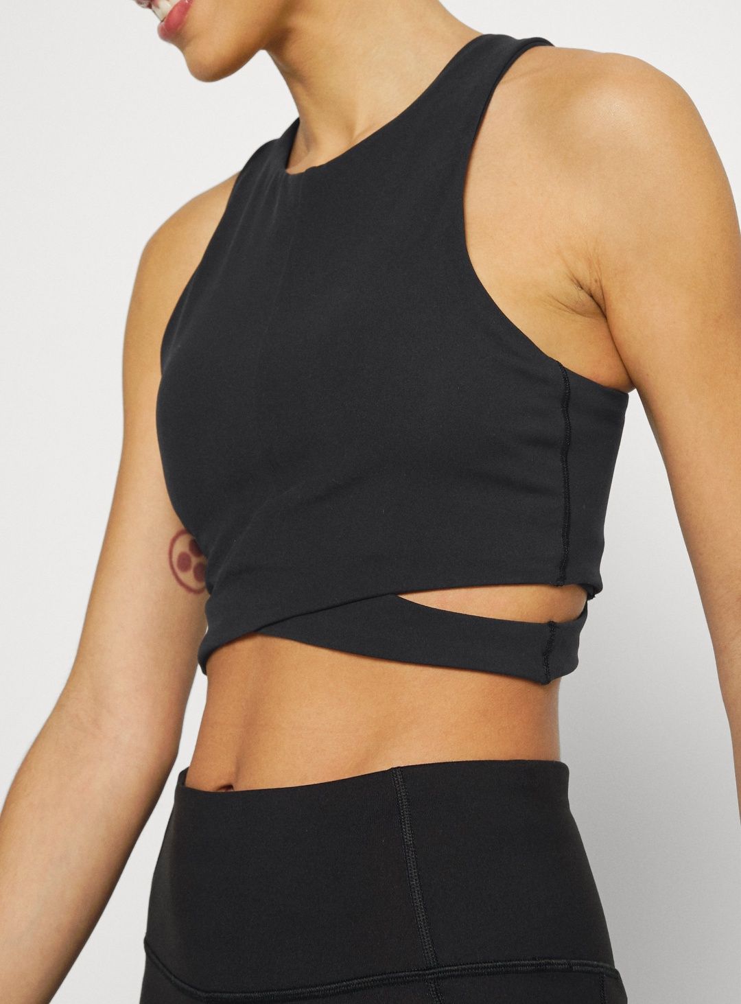 Athleta conscious cut out crop stanik sportowy top

CONSCIOUS CUT OUT