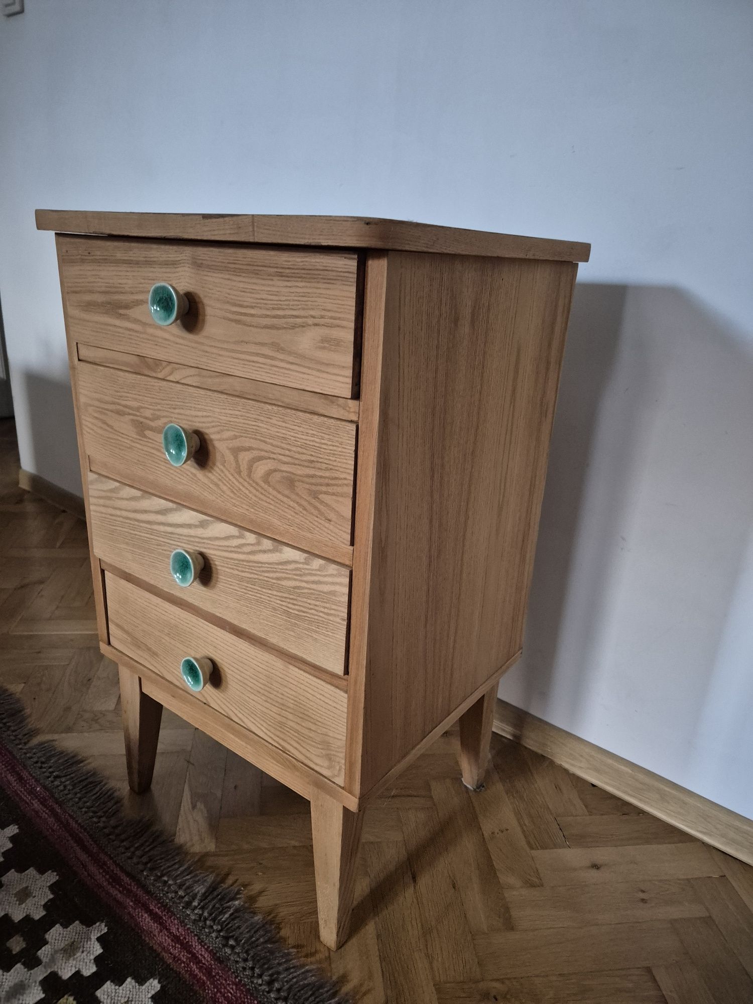 Szafka z szufladami